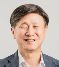 Professor 김상우 사진