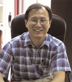 Professor 김상우 사진